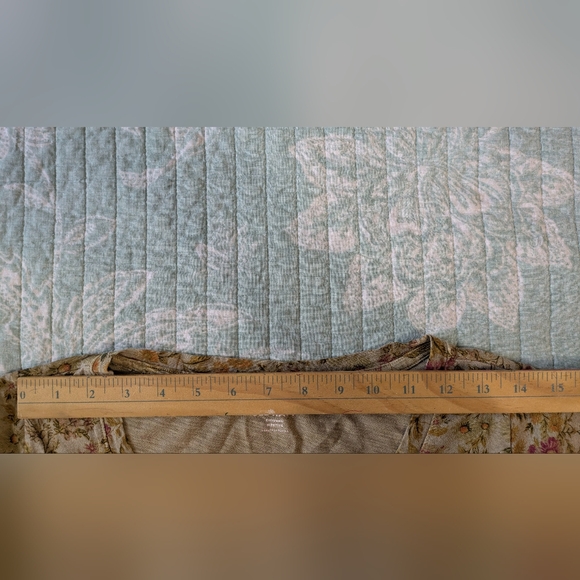 100% Cotton Old Navy Floral Short Sleeve Top - Size M Petite. - Picture 4 of 7